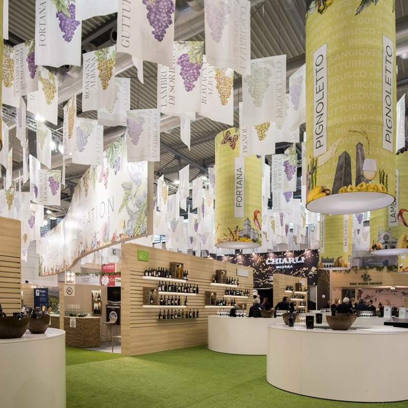 noleggio banchi banco semicircolare vinitaly
