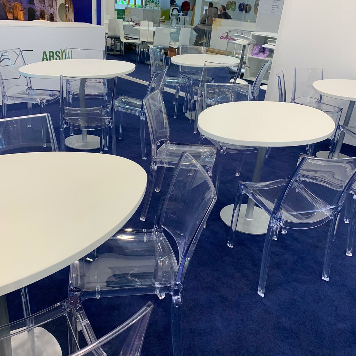 noleggio sedie e tavoli sedia b-side trasparente tavolo ovale