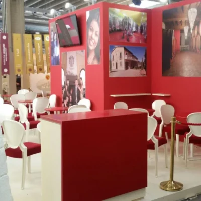banco-reception-dritto-rosso-con-doppio-top