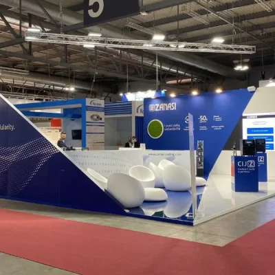 stand-zanasi-con-poltroncine-bianche